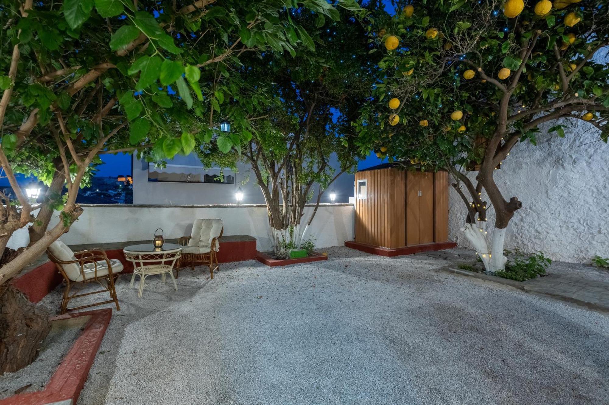Spacious Home With Yard, Mytilene Lesvos Eksteriør bilde