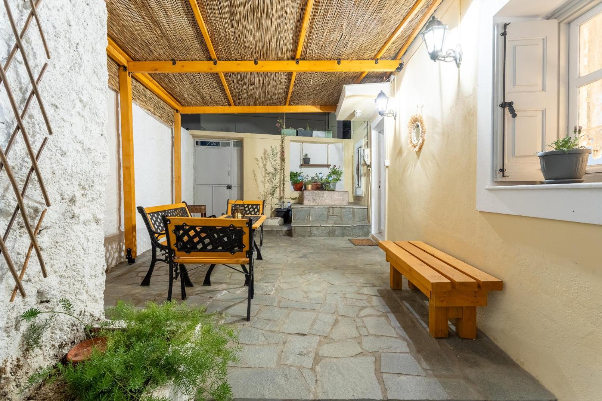 Spacious Home With Yard, Mytilene Lesvos Eksteriør bilde