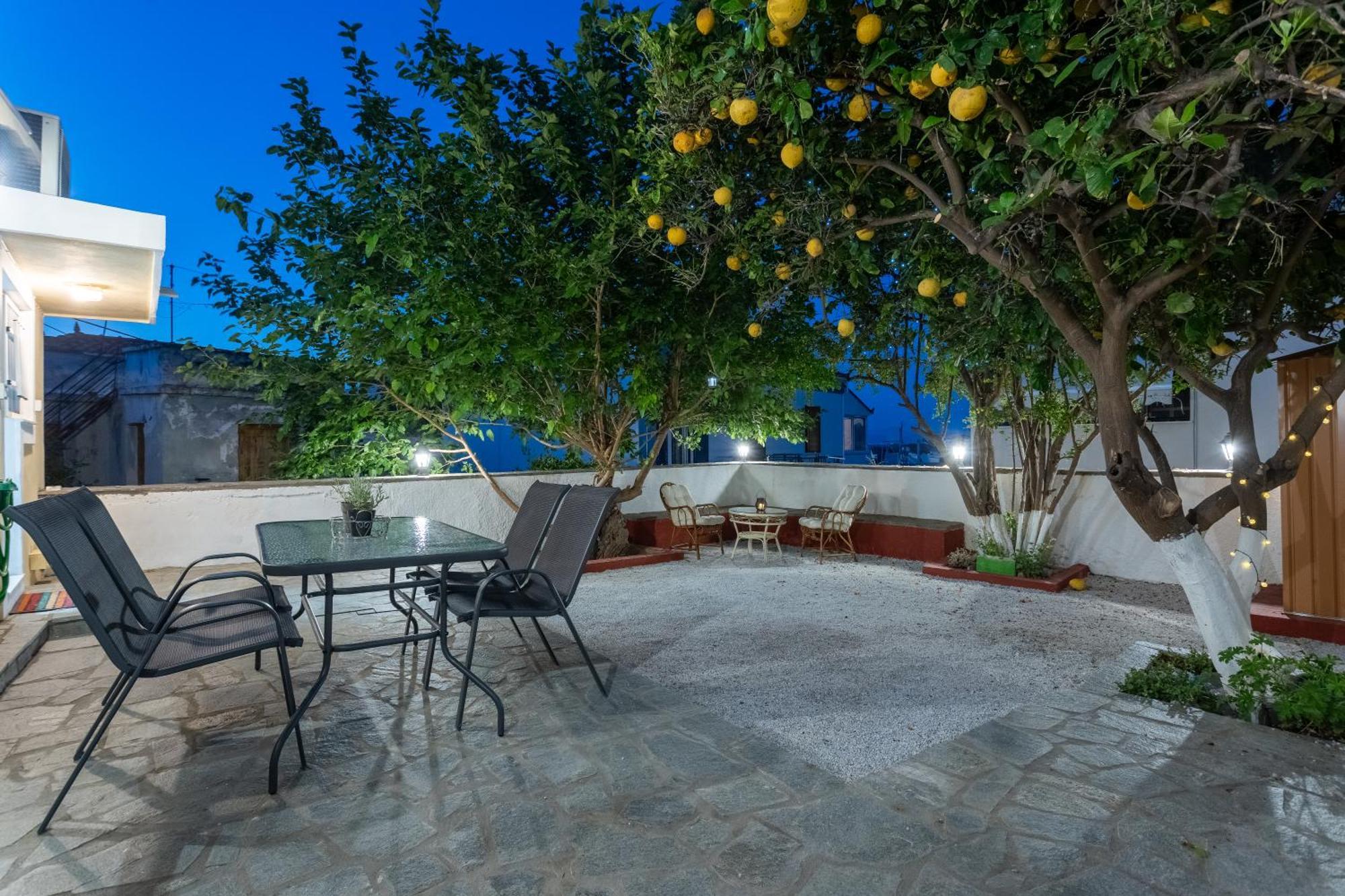 Spacious Home With Yard, Mytilene Lesvos Eksteriør bilde