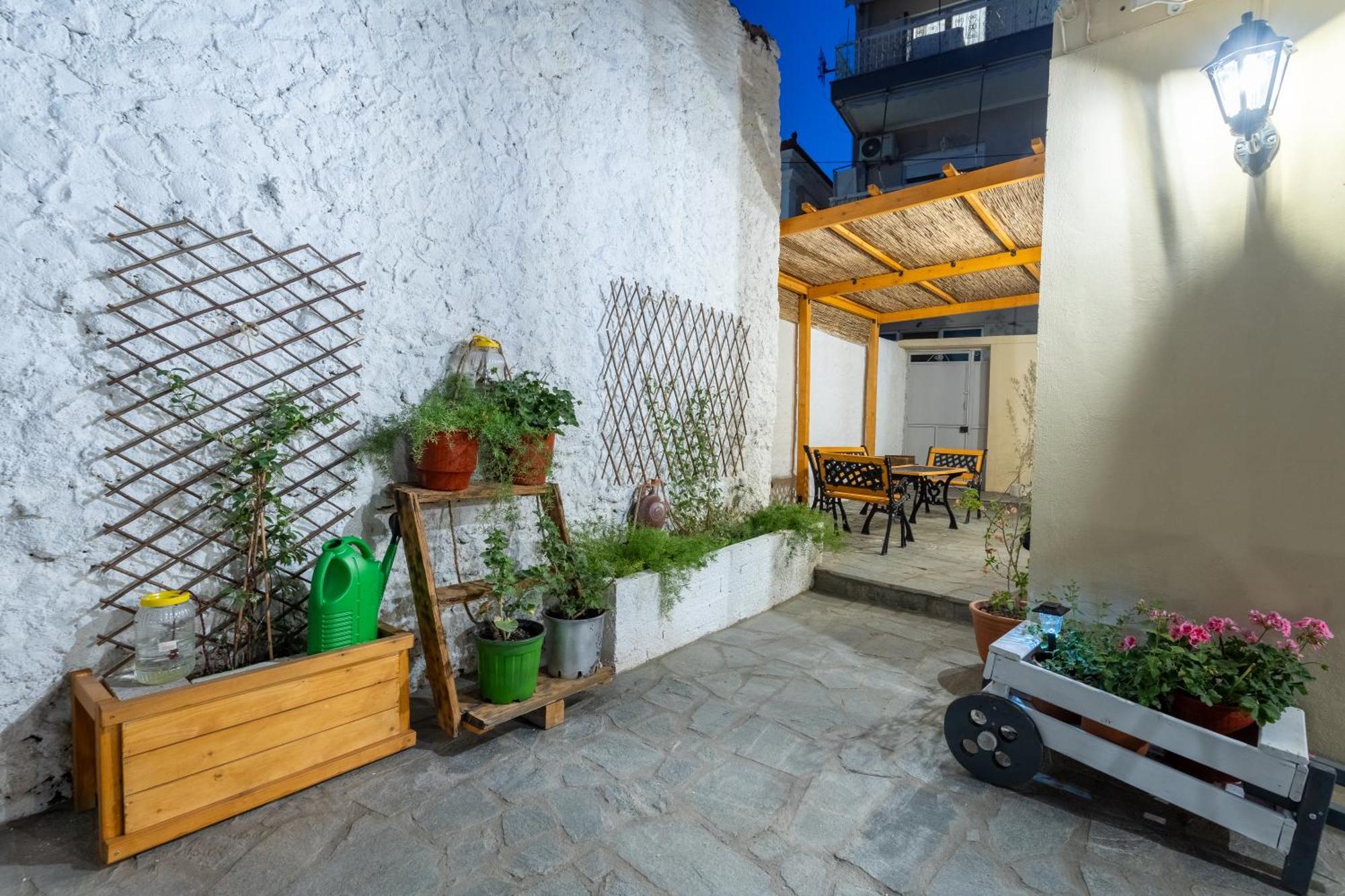 Spacious Home With Yard, Mytilene Lesvos Eksteriør bilde