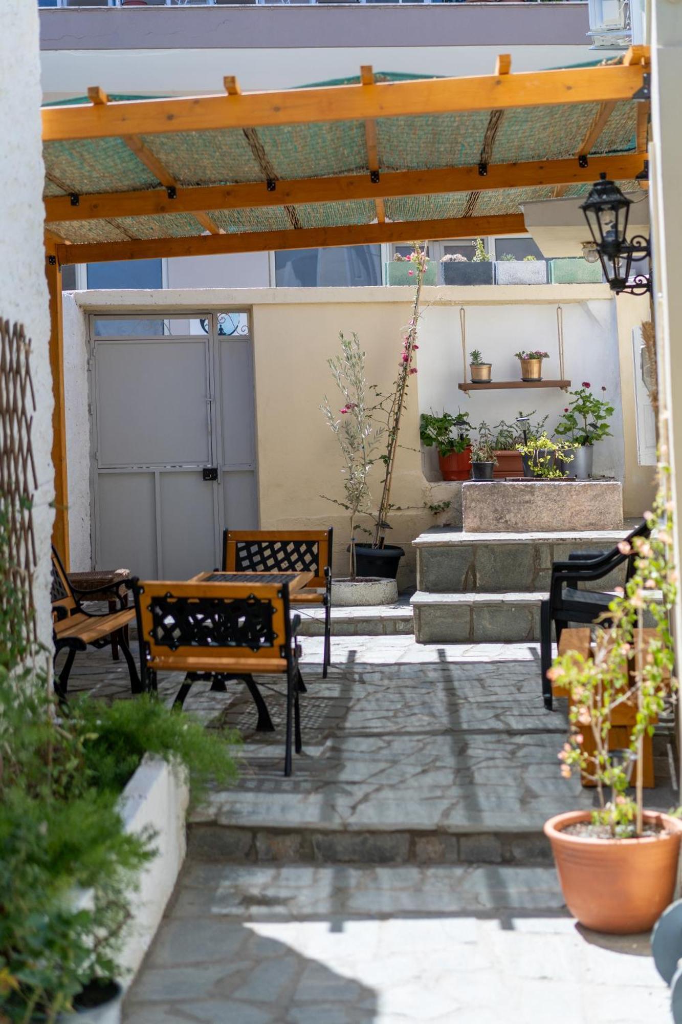 Spacious Home With Yard, Mytilene Lesvos Eksteriør bilde