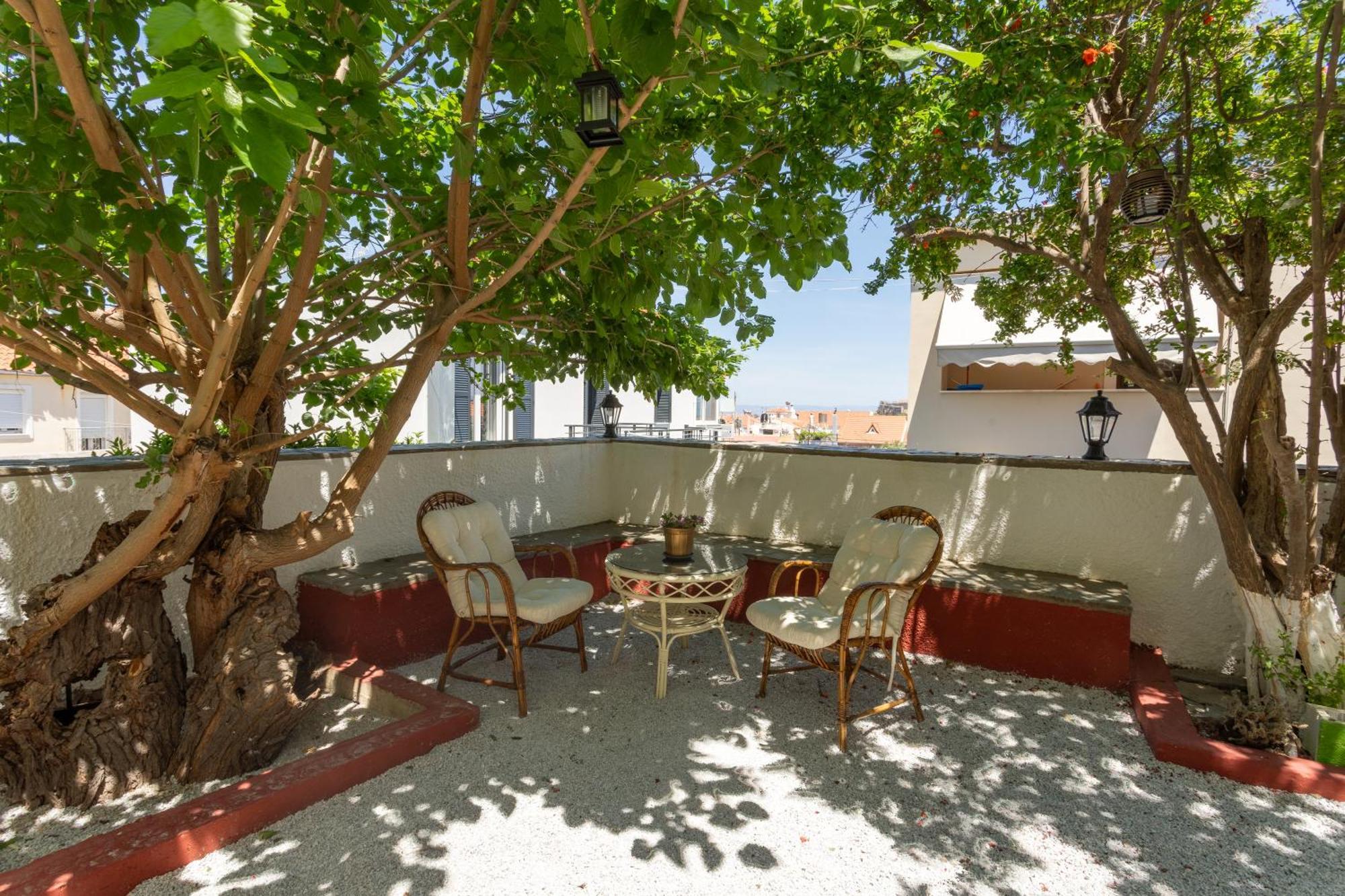 Spacious Home With Yard, Mytilene Lesvos Eksteriør bilde
