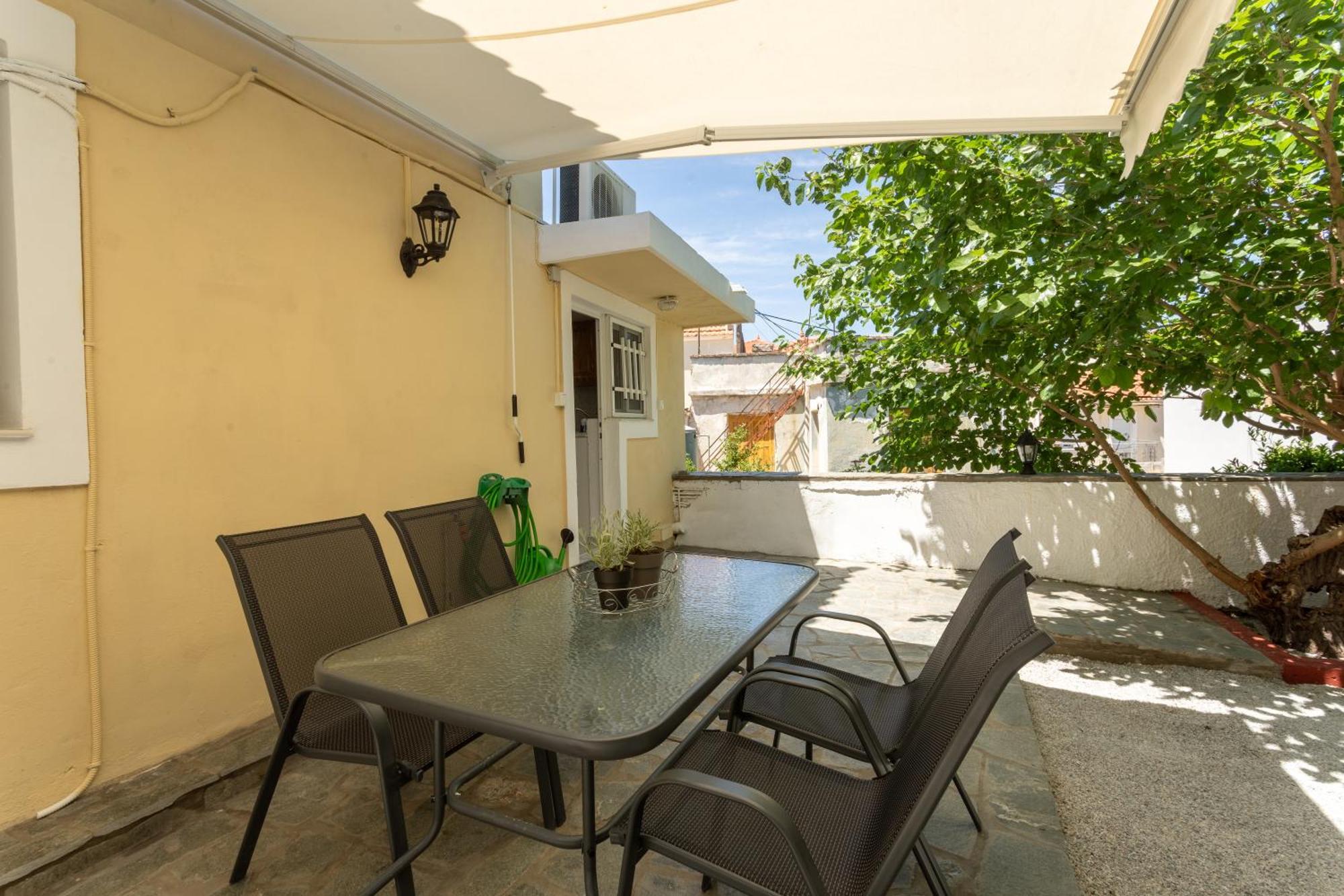 Spacious Home With Yard, Mytilene Lesvos Eksteriør bilde