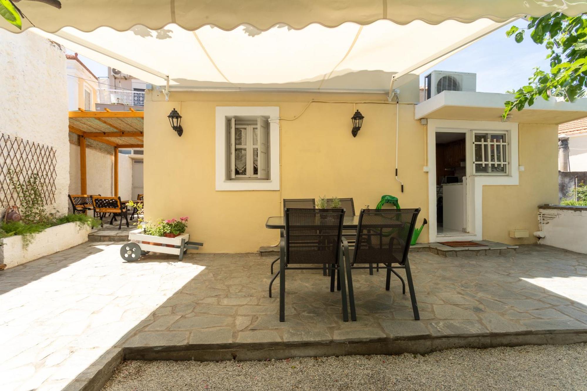 Spacious Home With Yard, Mytilene Lesvos Eksteriør bilde