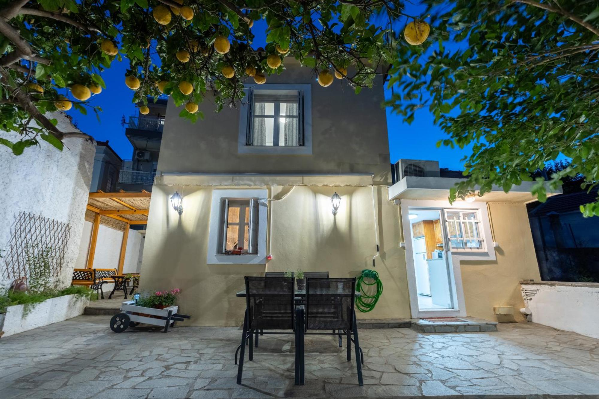 Spacious Home With Yard, Mytilene Lesvos Eksteriør bilde